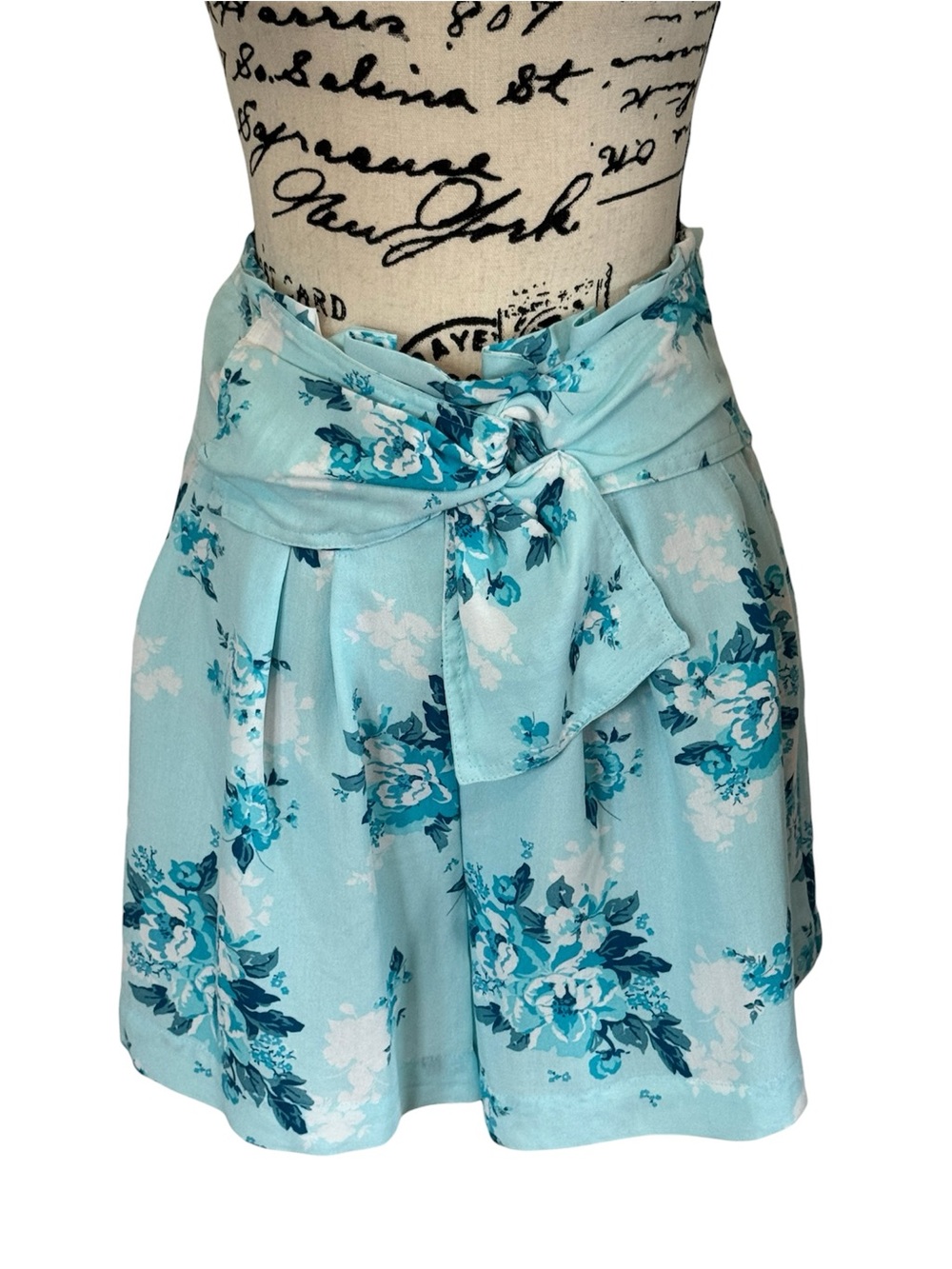 Versona Women's Blue Floral Skort Skirt Rayon Blend Size 12 Waist 32" High Waist